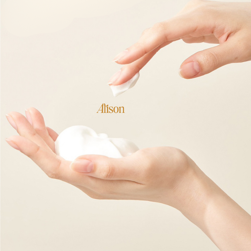 The Whoo Gongjinhyang Clarifying Cleansing Foam